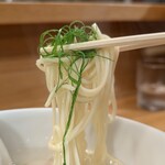 HACHI - ネギがバツグンのアクセント