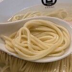 HACHI - 美味しい中細麺