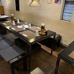フリースタイル 迅 - 店内テーブル席