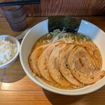 麺や天鳳 - チャーシューらーめん（1150円）小ライス（無料）