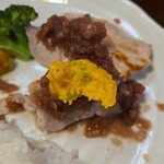 キッチン ブルー グローブ - 再びポテサラを乗せる