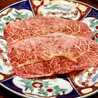 焼肉 龍華園 - 特選鹿児島黒牛みすじ炙り焼き