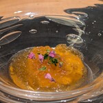 銀座 大石 - コンソメジュレ　カリフラワークリーム　バフンウニ