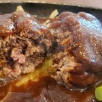 角車 - デミハンバーグ(近景)