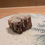 銀座 大石 - ハンバーガーサンド　松阪牛　自家製デニッシュ生地　オレンジソース　パルメザンチーズ