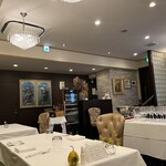 Ristorante IL PRINCIPE - 店内　ゴージャスです