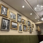 Ristorante IL PRINCIPE - イタリアの額がたくさん。異国の空間。