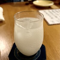 蕎麦おさめ - どぶろく的な日本酒の炭酸割り。さっぱりした口当たり。
