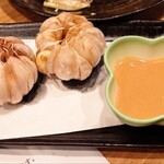 海音 - にんにく丸揚げ