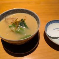 日本料理 小西 - 椀物ですが味噌汁ではなく味噌ダレです