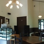 長倉カフェ - 店内は全部で3席ほど。