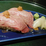 鉄板焼レストラン八景 - 葉山牛　炙り寿司