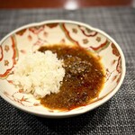 中華寝台 - 今回から変わったカレー。
      大好き過ぎたチキンカレーがなくなってしまって、ちょっとした絶望感に襲われました。
      …が、あえなく、このビーフカレー優勝！！(^^)
      コクと深みが増して、最高です♪
