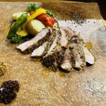 炭と葡萄 - 糸島野菜と豚ロースの炭火焼き　これもかなりのボリューム✌︎('ω')✌︎