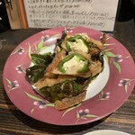 セブンストック - スモークしたホタテとクリームチーズを詰めた万願寺とうがらしのフリット