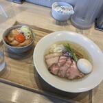 宍道湖しじみ中華蕎麦 琥珀 - 
