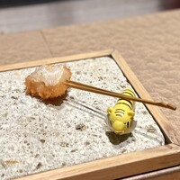 鮨トキドキ串 海老虎 - 甘鯛の鱗揚げ