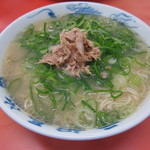 元祖長浜屋 - ラーメン：500円（斜めからバージョン）