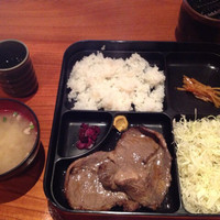 肉鮮問屋 佐々木 - 限定12食のステーキ重！800円なり！！