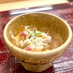 青空 - 潜んでたのは毛蟹　鱧出汁のジュレ　少し塩味強い感じ