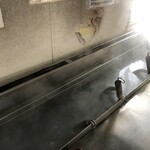 手打麺や 大島 - ここで自分の好きな加減でうどんを仕上げることができます。もちろん、なにもしないのもありだけど。