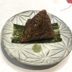 あつた蓬莱軒 - 鰻ちまきを海苔と山葵で