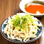 炭火と笑いの台所 とりすけ 難波本店 - 鶏皮湯引き＜生センマイ風＞
