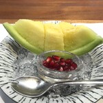 あつた蓬莱軒 - メロン ざくろ
