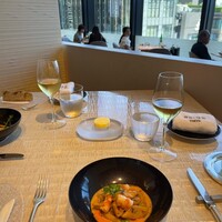 ベージュ アラン・デュカス 東京 - 