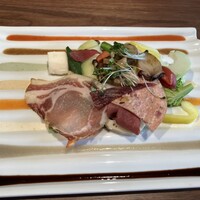 飛騨牛グリルばくろ - 歓迎の一皿
