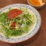 かふぇ一番艦 - カレーについていたサラダ。ドレッシングはトマト系？