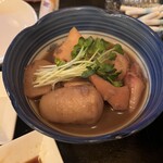 居酒屋 磯 - 里芋とイカの煮物