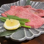 炭火焼肉 ホルモン にく式 - 