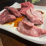 炭火焼肉 ホルモン にく式 - 