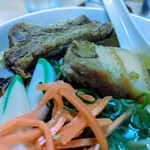 tell me キッチン - 沖縄そぱ　ソーキとラフテーどっちも乗せ