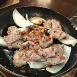 ザ・ローズ&クラウン 田町店 - ■ラムのスパイシーソテー　980