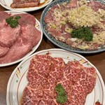 秋葉原 炭火焼肉 たん清 - 赤玉スープ、上ハラミ、上タン、ネギ塩タン、上カルビ