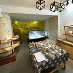 Luffy Bakery - 昼前の店内(パンがいろいろと売切れになっています)