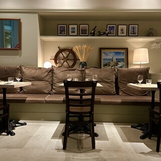 フランス・ブルターニュ地方を思わせる、落ち着きのある空間