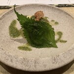 鉄板懐石 りんどう - 季節野菜のお料理2種~鉄板焼スタイルで~
      →2皿で提供され、味はもちろんプレゼンテーションもセンスよい。