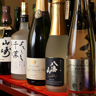 自慢の鰻に合うものを厳選。選りすぐりの日本酒や焼酎をご用意