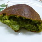 パンやきどころ RIKI - 生地まで抹茶です。