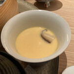 和心とんかつ あんず はなれ - 黄身の色も濃い茶碗蒸し