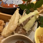 和心とんかつ あんず はなれ - 蓮根、椎茸、茄子の天ぷら