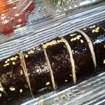 八方美人 - とても綺麗な キンパ　黄色いたくあんがアクセントになっていて美味しい