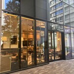 LE PORTIER Par Aux Delices de dodine - 外から開店前に撮った写真