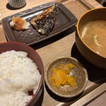 室町干物食堂 めしさんど - 