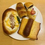 ブーランジェリ･エ･カフェ　オブジェ - 2巡目♡ふわたまソーセージ♡プロヴァンス♡チョコとラズベリーのデニッシュ♡いちごデニッシュ♡ラコステ♡