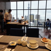R restaurant & bar - 