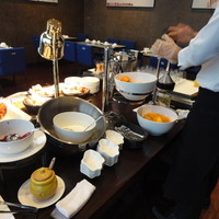 R restaurant & bar - 